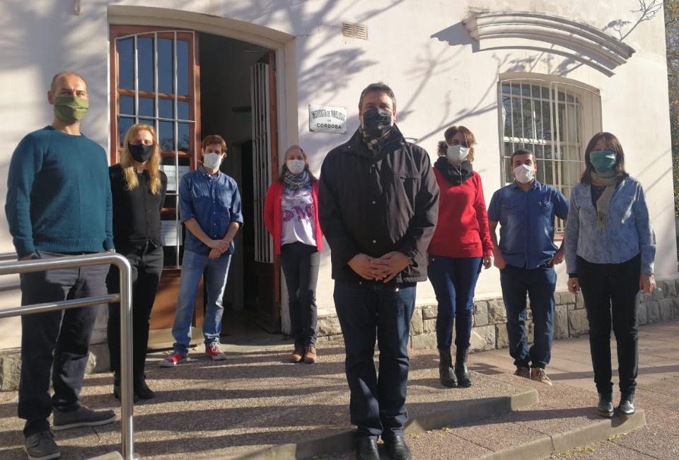 El Decano visitó el Instituto de Virología ＂Dr. José María Vanella＂
